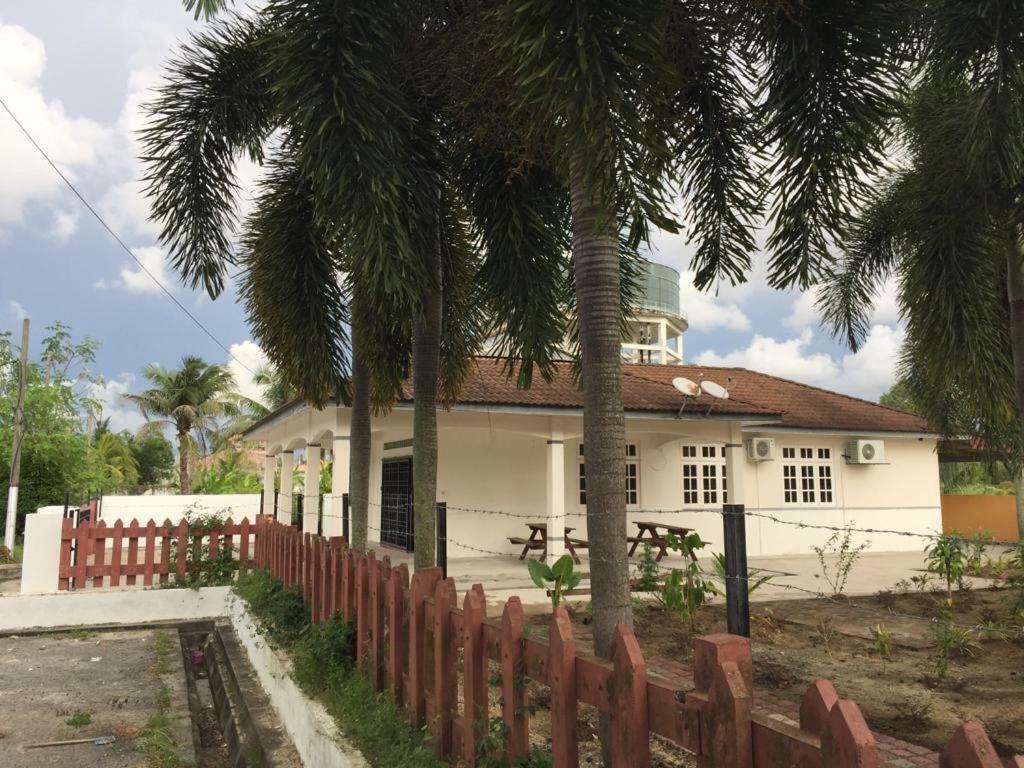 The Garden Vacation Home Лумут Экстерьер фото