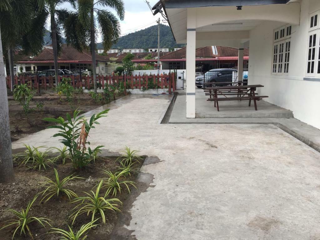 The Garden Vacation Home Лумут Экстерьер фото